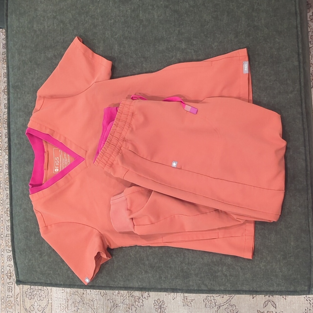 FIGS mari jogger scrub pants and oran slim scrub top